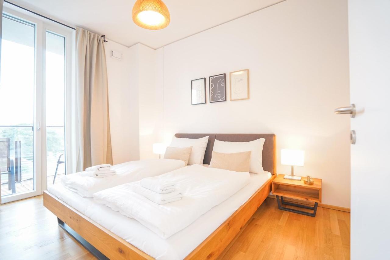 Suite In High-Rise On The Danube Wien Exteriör bild