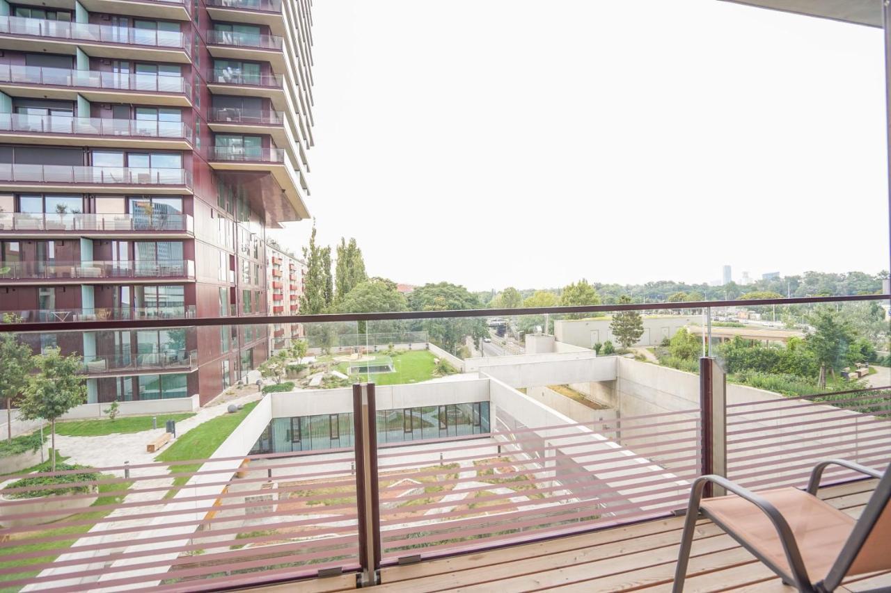 Suite In High-Rise On The Danube Wien Exteriör bild